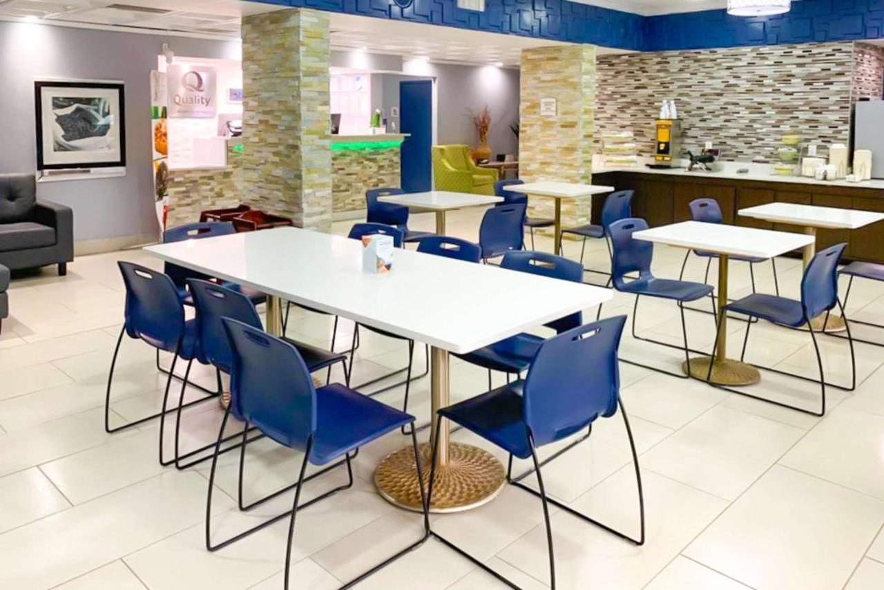 奥尔巴尼品质酒店 外观 照片